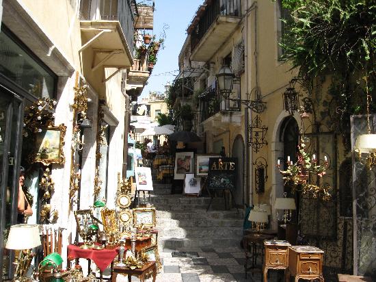 What to do in Taormina - Antique Shops