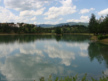 Vicchio - angelegte See