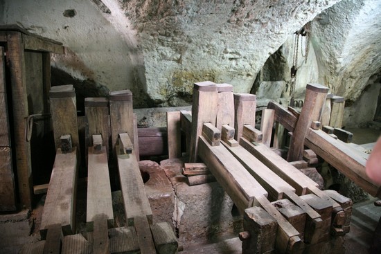 Die mittelalterliche Tradition der Papierherstellung in Amalfi 