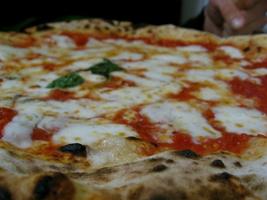 Eating in Naples with Children Pizza