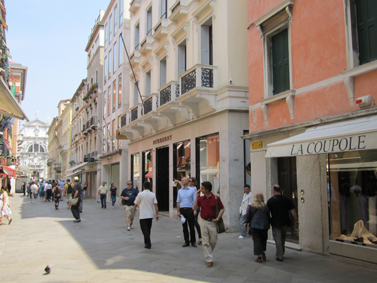 Fifth Avenue of Venice: Calle Larga XXII Marzo in San Marco, Photo credit: Leslie Rosa
