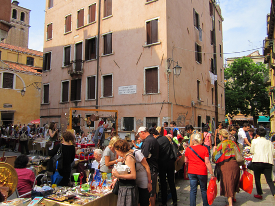Antiques Market in Campo Santa Maria Nuova, Photo credit: Leslie Rosa