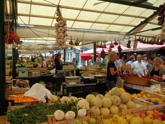 Rialto Market, Photo credit: Leslie Rosa