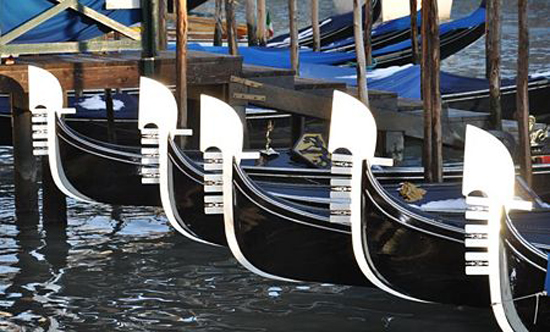 Gondola rides in Venice - Holiday in Italy
